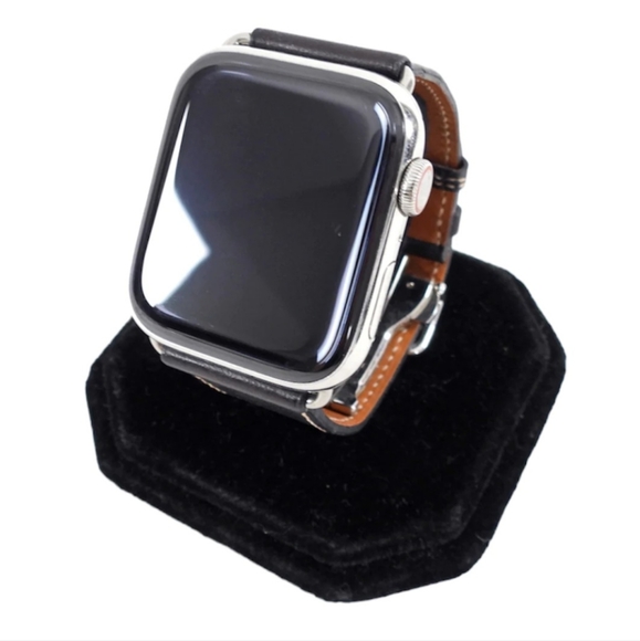 Hermes Apple Watch 37mm Series 4 Black - Picture 4 of 4
